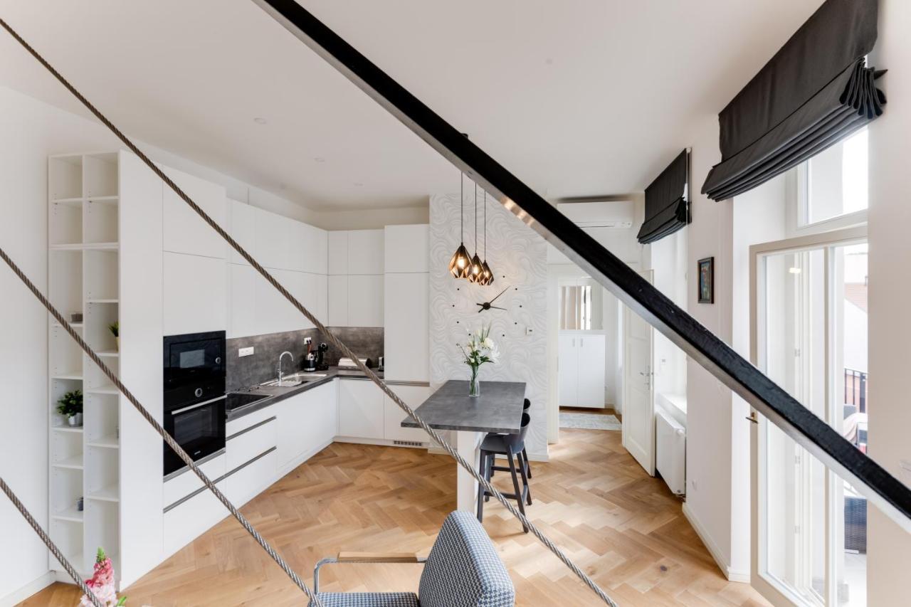 Ferienwohnung Andel Design Duplex, Ac, Garage Prag Exterior foto